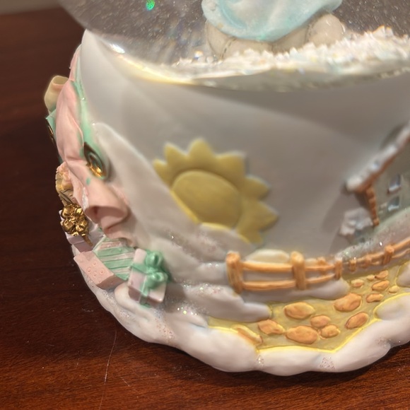 Precious Moments Jingle Bells musical snow globe - Picture 11 of 12